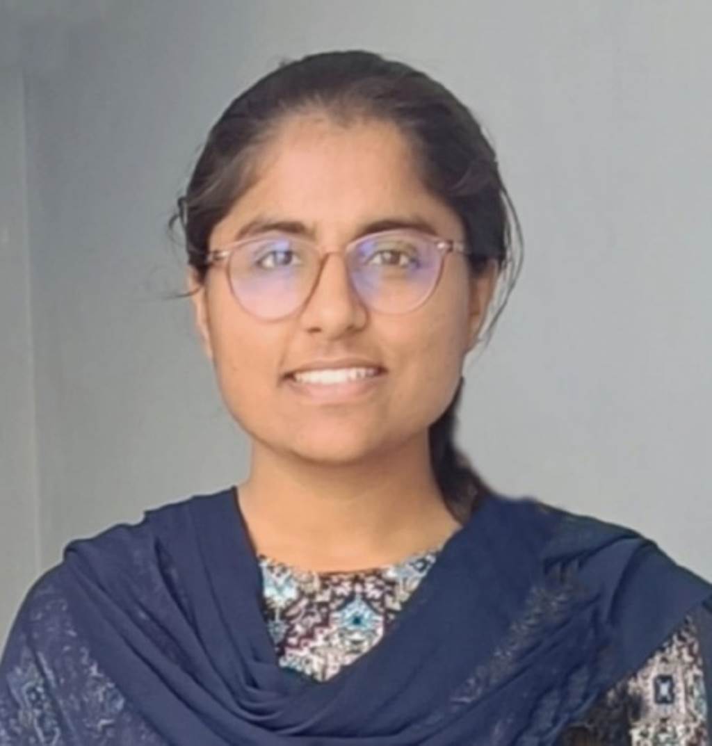 Khalsa Colleges MSc Mathematics student Madhu Bala becomes Gold Medalist secures first place in Punjab Universitys merit list